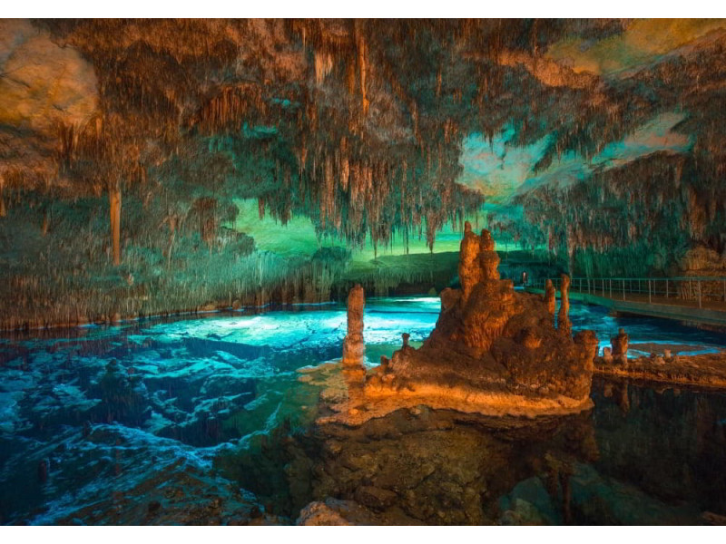 Dragon Caves Lake Majorca - Classic Wall Mural for Modern Interiors Dragon Caves Lake Majorca - Classic Wall Mural for Modern Interiors